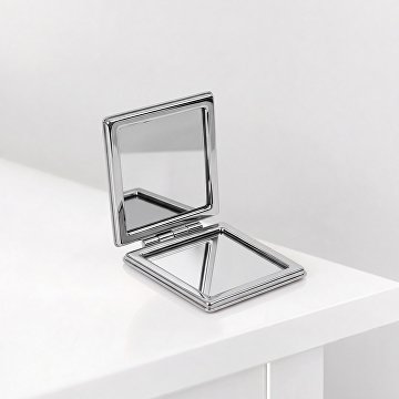 Карманное зеркало «Hello, beauty»