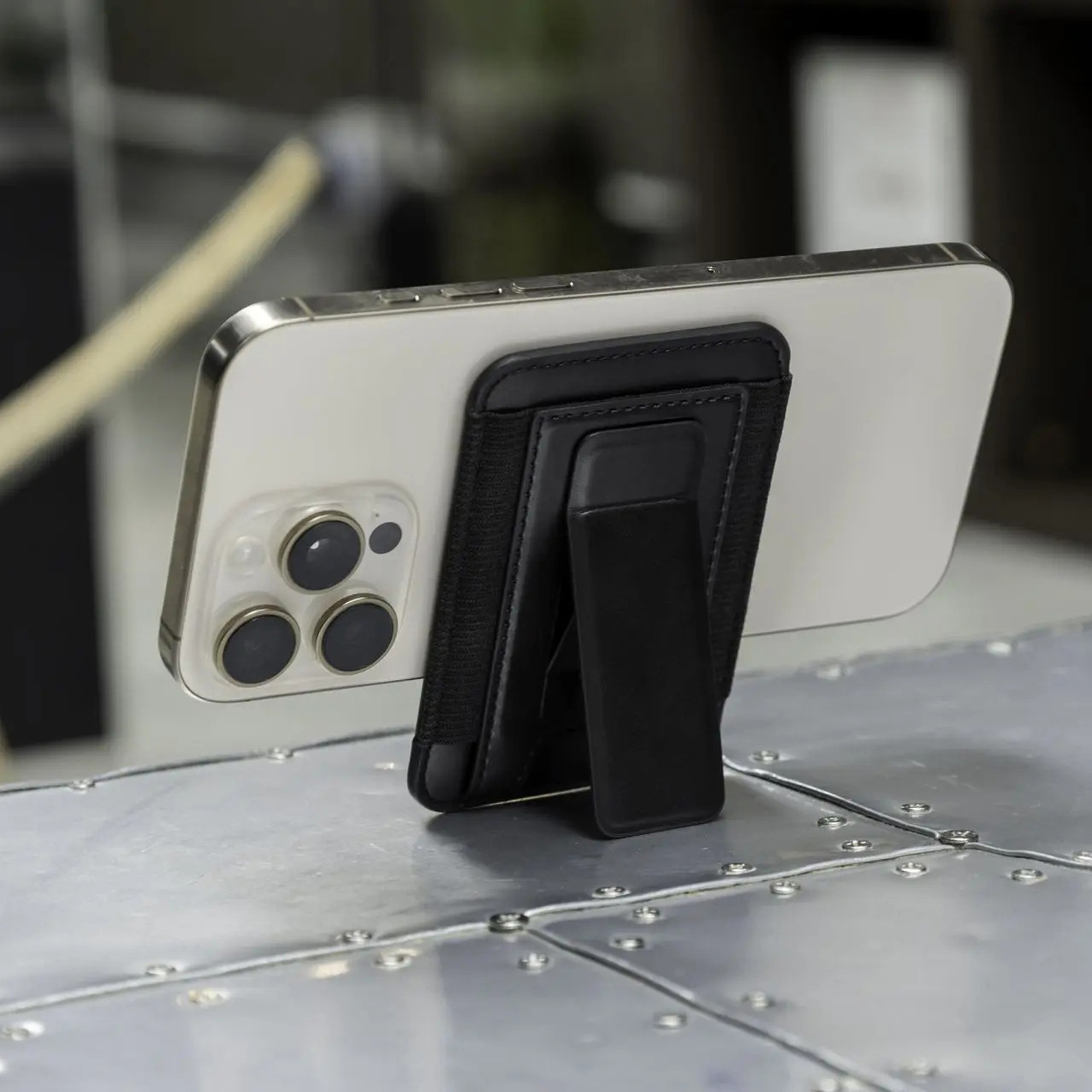 Картхолдер magsafe с подставкой для смартфона «Wally stand»